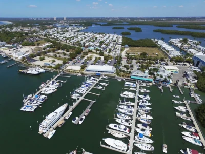 Salty Sam&#039;s Marina